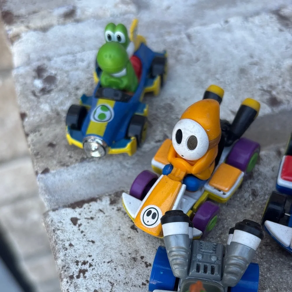 Mini Character Racer Set - Assorted Colors - Picture 5 of 6